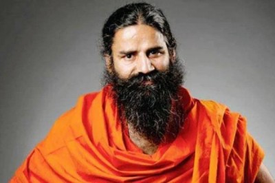 योगगुरु रामदेव बोले, पतंजलि ने विदेशी कंपनियों के एकाधिकार को चुनौती दी !!