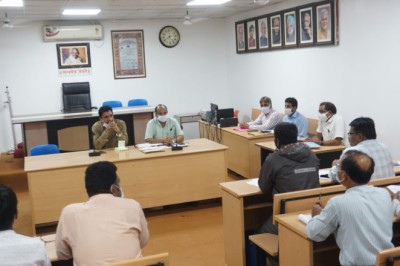 राजस्व विभाग की बैठक में आय के स्रोत बढ़ाने पर हुई चर्चा, अतिक्रमण के खिलाफ चलेगा बड़ा अभियान