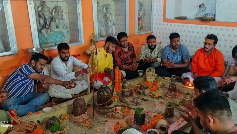 हनुमान भक्त युवा समिति ने द्वादश ज्योर्तिलिंग में किया महाअभिषेक !!