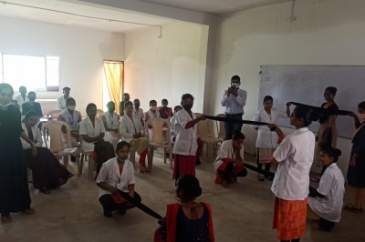 आत्महत्या रोकना संभव है, सजगता से पीड़ित की पहचान करें