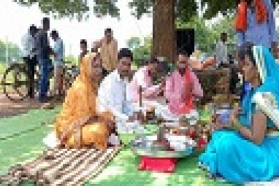 विकासखंड धमधा अंतर्गत ग्राम गोरपा के आश्रित ग्राम भिलौरी में ग्राम के सुखशांति के लिए किया गया रुद्राभिषेक