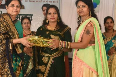 महिलाएं को मिल गया रोजगार नीलू महिला स्व सहायता बुटीक दुकान से 50 महिलाएं बना रही है रोज जरूरतमंद सामग्री।