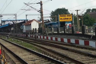 कौन बेच रहा रेलवे की संपत्तियां..और कौन कर रहा इसका विरोध..?