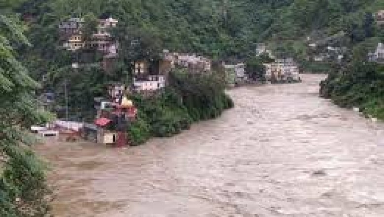 जम्मू-कश्मीर के बारामूला में बादल फटने से 3 बच्चों समेत 4 की मौत, हादसे के बाद 1 युवक लापता