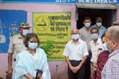 कोरोना की चपेट में आए स्कूली बच्चे:बेमेतरा के गर्ल्स स्कूल में 7, महासमुंद में 5 पॉजिटिव मिले, सभी की उम्र 12 से 15 साल; 26 सितंबर तक स्कूल बंद, सभी स्टूडेंट्स के टेस्ट के आदेश