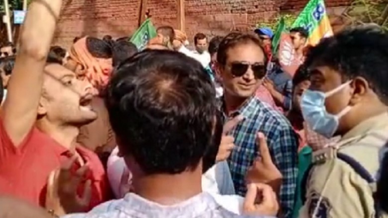 आबकारी  दफ्तर पहुंचकर BJP कार्यकर्ता बोले- चौराहों पर बैठकर शराब पी रहे लोग, नींद से जागिए; पुलिस के साथ हुई धक्का-मुक्की