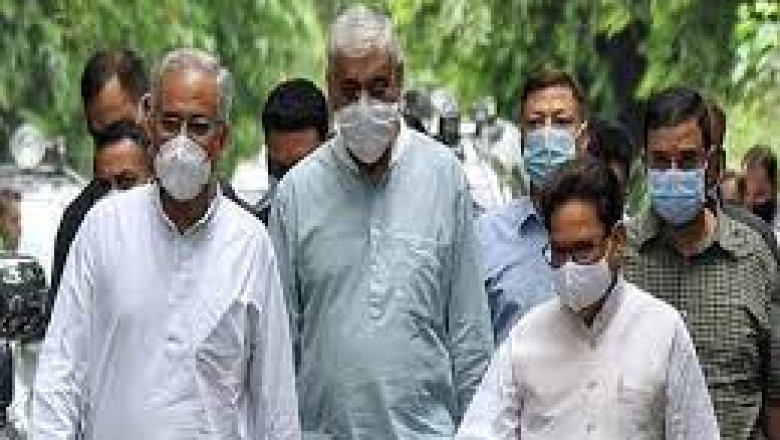 बघेल के करीबी 10 विधायक दिल्ली पहुंचे:46 MLA का समर्थन पत्र भी साथ, दावा- 27 विधायक आ रहे; बृहस्पत सिंह बोले- एक व्यक्ति के लिए सरकार को खतरे में नहीं डाल सकते