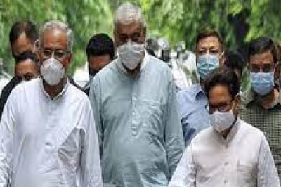 बघेल के करीबी 10 विधायक दिल्ली पहुंचे:46 MLA का समर्थन पत्र भी साथ, दावा- 27 विधायक आ रहे; बृहस्पत सिंह बोले- एक व्यक्ति के लिए सरकार को खतरे में नहीं डाल सकते