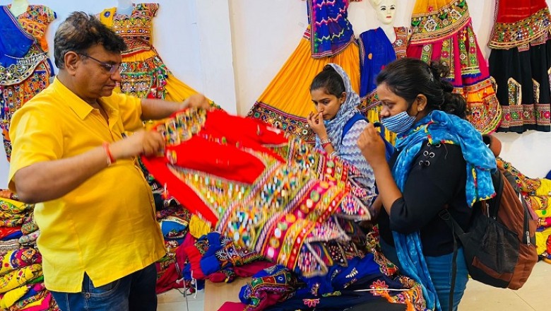 गरबा की गाइडलाइन:रायपुर में दोनों डोज लगे होने पर एंट्री, रात 10 बजे तक कार्यक्रम; 200 से कम लोग ही जमा होंगे