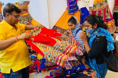 गरबा की गाइडलाइन:रायपुर में दोनों डोज लगे होने पर एंट्री, रात 10 बजे तक कार्यक्रम; 200 से कम लोग ही जमा होंगे