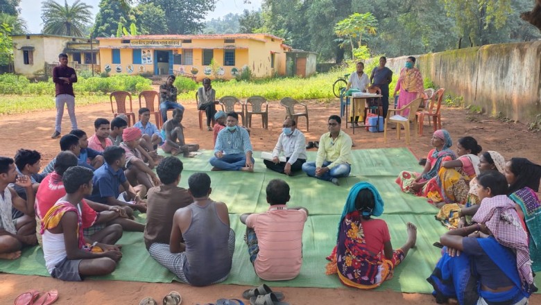 ग्रामों में चौपाल लगा कर कुष्ठ रोग के प्रति किया जा रहा जागरूक