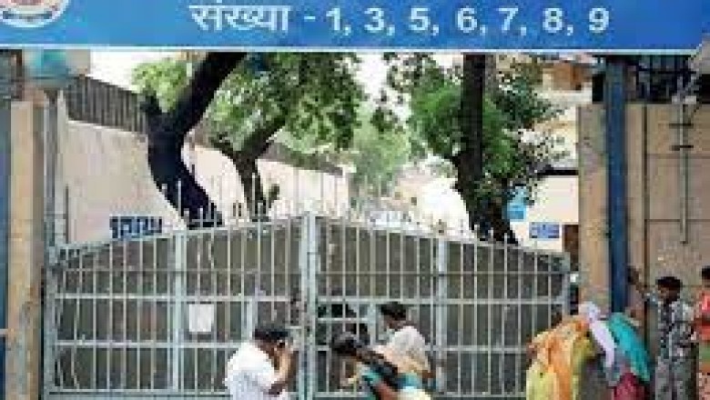 तिहाड़ जेल में बड़ा एक्शन, इस मामले में 30 अधिकारी निलंबित, 3 की गई नौकरी
