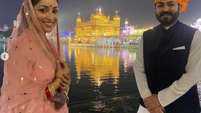 यमी गौतम -सीक्रेट  वेडिंग के बाद पहली बार पति आदित्य धर के साथ दिखाई दीं यामी गौतम, गोल्डन टेम्पल में माथा टेका