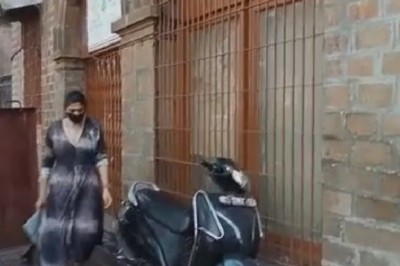शाहरुख़ खान की मैनेजर पूजा ददलानी NCB के ऑफिस पहुंचीं, ड्रग्स मामले में पूछताछ होगी