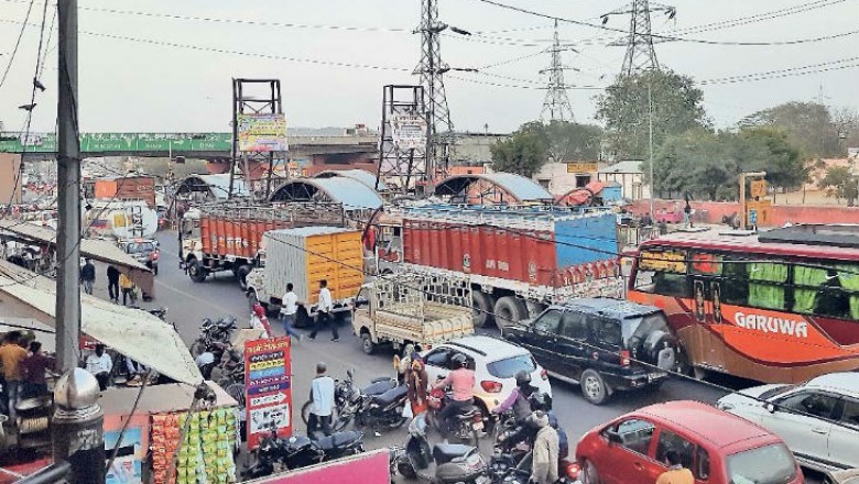 मार्केट में पार्किंग, निरीक्षण करेगी टीम:सभी मार्केट में पार्किंग, ट्रैफिक बनाने आज निकलेगी टीमट्रैफिक बनाने आज निकलेगी टीम