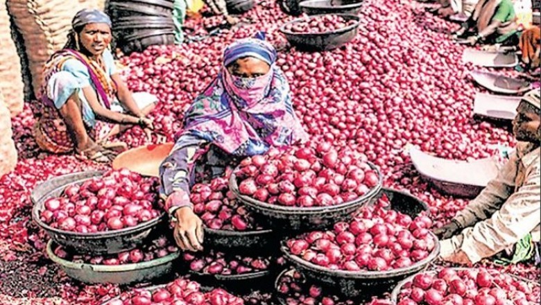 प्याज की जमाखोरी से व्यापारियों को तीन गुना तक मुनाफा, दाम बढ़ते ही रेड पड़ी