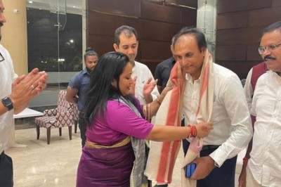 पूर्व क्रिकेटर राजेश चौहान की राजनीति में एंट्री:प्रोफेशनल कांग्रेस की सदस्यता ली, वैशालीनगर से लड़ सकते हैं चुनाव