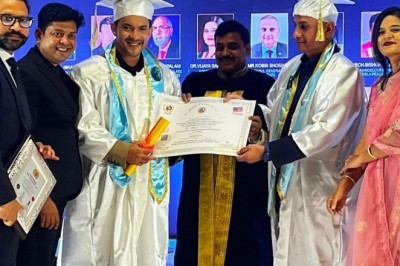 आदित्य नारायण को मानद डॉक्टरेट की उपाधि मिली; सोशल मीडिया पर शेयर की खुशखबरी