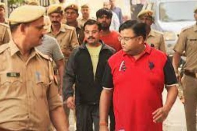 लखीमपुर हिंसा -: मंत्री के बेटे आशीष, उसके दोस्त और गनर की बंदूकों से हुई फायरिंग