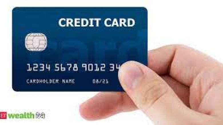 अब क्रेडिट कार्ड से खरीदी पर भी लगेगा प्रोसेसिंग चार्ज, SBI क्रेडिट कार्ड ने की शुरुआत