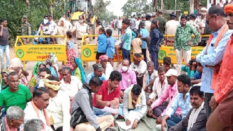 गुस्साए लोगों ने ड्राइवर को जमकर पीटा; छत्तीसगढ़-महाराष्ट्र स्टेट हाईवे पर लगाया 4 घंटे जाम