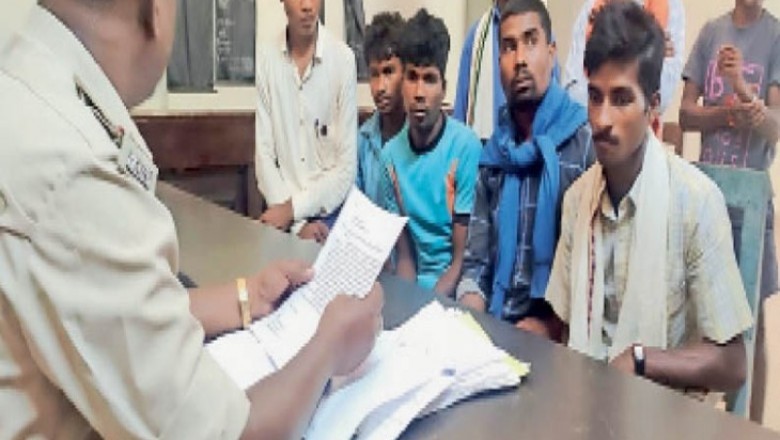 महाराष्ट्र की फोर्स ने 5 ग्रामीणों को पीटा, दिनभर रस्सी से बांध कर रखा; गोली मारने की भी दी गई धमकी