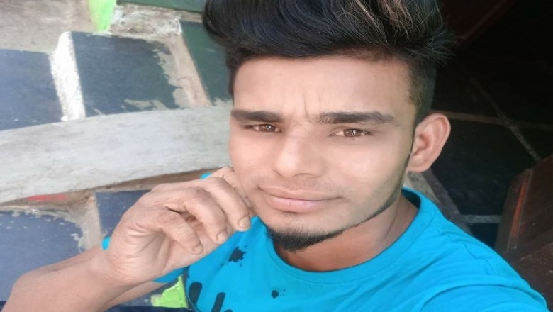 सामने से टक्कर मार भाग निकली तेज रफ्तार कार, सड़क पर तड़प कर बाइक सवार ने तोड़ दिया दम