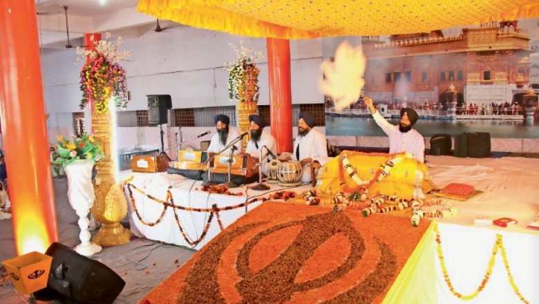 552वां प्रकाश पर्व:शबद कीर्तन, अरदास के बाद सजा दीवान, समाज ने गुरु के धर्म पर अडिग रहने और सेवा की सीख को दोहराया