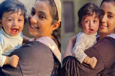 श्रेया घोषाल ने दिखाई 6 महीने के बेटे देव्यान की पहली झलक, शादी के 6 साल बाद बनी थीं मां
