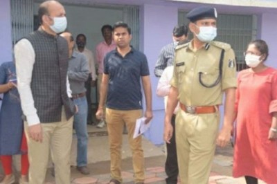 कलेक्टर और एसपी ने स्ट्रांग रूम और मतगणना कक्ष का किया निरीक्षण, कमी सही करने दिेए निर्देश