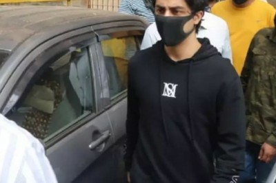 आर्यन खान लगातार चौथे शुक्रवार NCB के दफ्तर पहुंचे, बेल ऑर्डर में कोर्ट ने तय की थी हाजिरी
