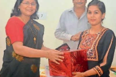 रंगोली प्रतियोगिता:बीएसपी मां और बच्चे की रंगोली प्रतियोगिता में काजल वर्मा बनी विजेता