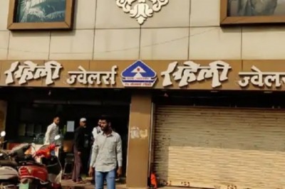 सहेली ज्वेलर्स बंधक बनाने का प्रयास; दुर्ग में 5 ठिकानों पर 20 घंटे कार्रवाई, 5 बैग में ज्वेलरी और दस्तावेज जब्त