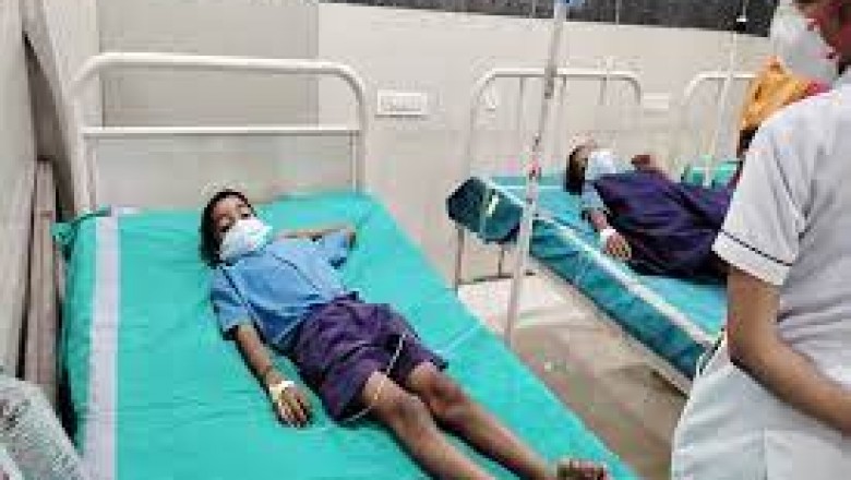 सरकारी स्कूल में गुड़ पापड़ी खाकर 26 बच्चें बीमार…