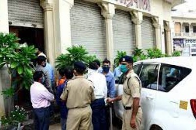 चीनी कंपनियों पर IT रेड - नोएडा में चीन की कंपनी ओप्पो पर इनकम टैक्स की टीम ने छापेमारी की है।