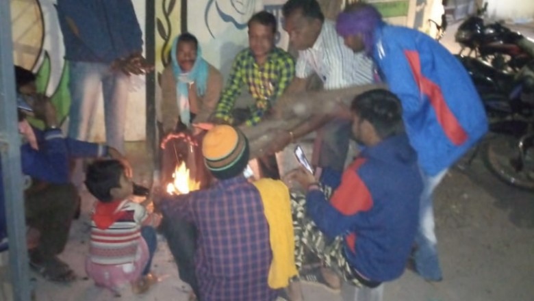 दुर्ग : शहर के प्रमुख चौक-चौराहों पर अलाव की व्यवस्था से लोगों को ठंड से मिल रही राहत