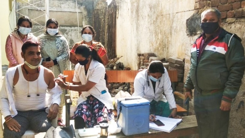 मार्केट क्षेत्र डोर टू डोर 237 लोगों ने लगाया पहला और दूसरा डोज, टीकाकरण की बढ़ी रफ्तार,