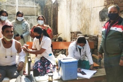 मार्केट क्षेत्र डोर टू डोर 237 लोगों ने लगाया पहला और दूसरा डोज, टीकाकरण की बढ़ी रफ्तार,