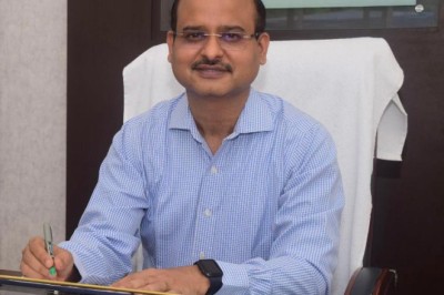 कलेक्टर ने देश में बढ़ते कोरोना के ओमिक्रॉन संक्रमण को देखते हुए जिले के सभी नागरिकों को सतर्क रहने के लिए अपील की