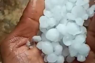 छत्तीसगढ़ में बारिश के साथ गिरे ओले, राजनांदगांव संभाग में घर एवम सड़क पर बिछी बर्फ की चादर