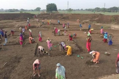 मनरेगा के अंतर्गत प्रदेश में राजनांदगांव जिले में सर्वाधिक श्रमिकों को दिया गया रोजगार