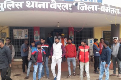 *किसानों की हक की लड़ाई लड़ने वाले सभापति राहुल टिकरिहा पर प्रशासन और कंपनी के दबाव में हुआ फर्जी एफआईआर, पहुंचे साथियों के साथ गिरफ्तारी देने....*