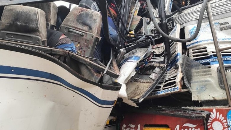 झारखंड में भीषण सड़क हादसा, 10 की मौत -लिट्टीपाड़ा-अमड़ापाड़ा रोड पर हुआ हादसा