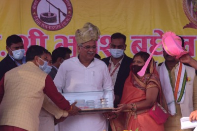 राष्ट्रमाता सावित्री बाई फूले ने महिलाओं एवं बालिकाओं की शिक्षा के क्षेत्र में विशेष कार्य किया - मुख्यमंत्री  भूपेश बघेल