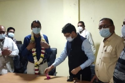स्वैच्छिक सेवानिवृत्ति विदाई समारोह में अधिकारी एवं कर्मचारियों ने बांटे खट्टे-मीठे अनुभव