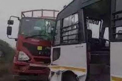 जवानों से भरी बस दुर्घटनाग्रस्त, 15 पुलिसकर्मी गंभीर रूप से घायल