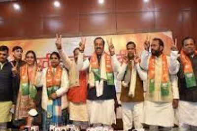 उत्तर-प्रदेश विधानसभा चुनाव से पहले नेताओं का दल-बदल जारी