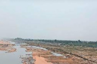 महासमुंद -  बेमौसम बारिश ने नदी में खेती करने वाले किसानों को चिंता में डाला