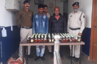 शराब ले जाते हुए तस्कर को खरोरा पुलिस ने किया गिरफ़्तार
