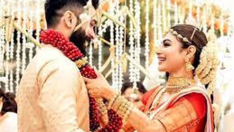 शादी के बाद मौनी रॉय ने पति सूरज नाम्बियार के साथ शेयर की खूबसूरत तस्वीरें